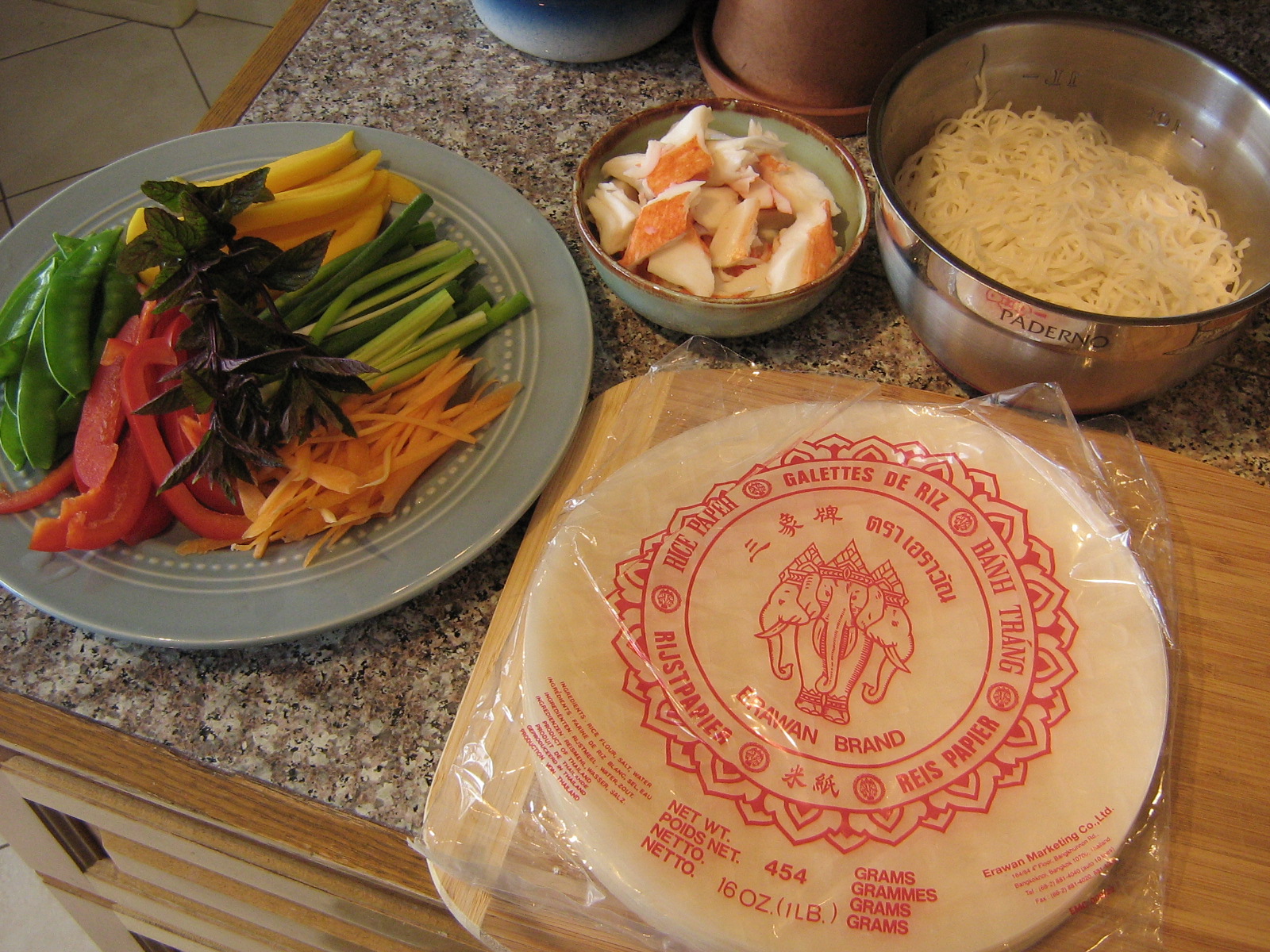 summer-salad-rolls-with-peanut-sauce