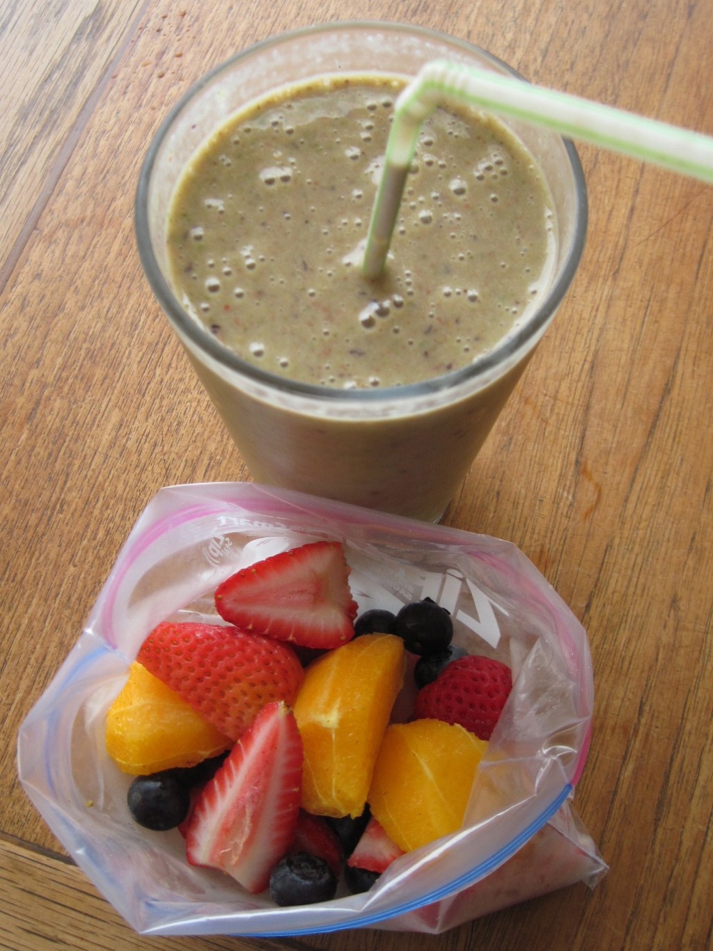 Smoothie Packs and a Strawberry-Blueberry-Orange Smoothie