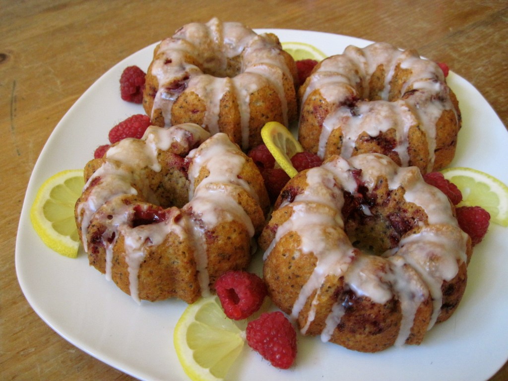 Raspberry-Lemon-Poppyseed Muffin Cakes