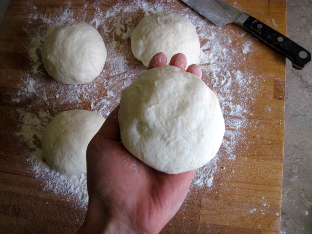 No-Knead Neapolitan-style (Sourdough) Pizza&nbsp;Dough