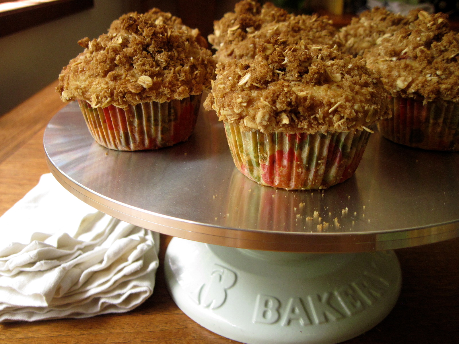 Strawberry Yogurt Muffins with Oat Crumble Topping | Korena in the Kitchen