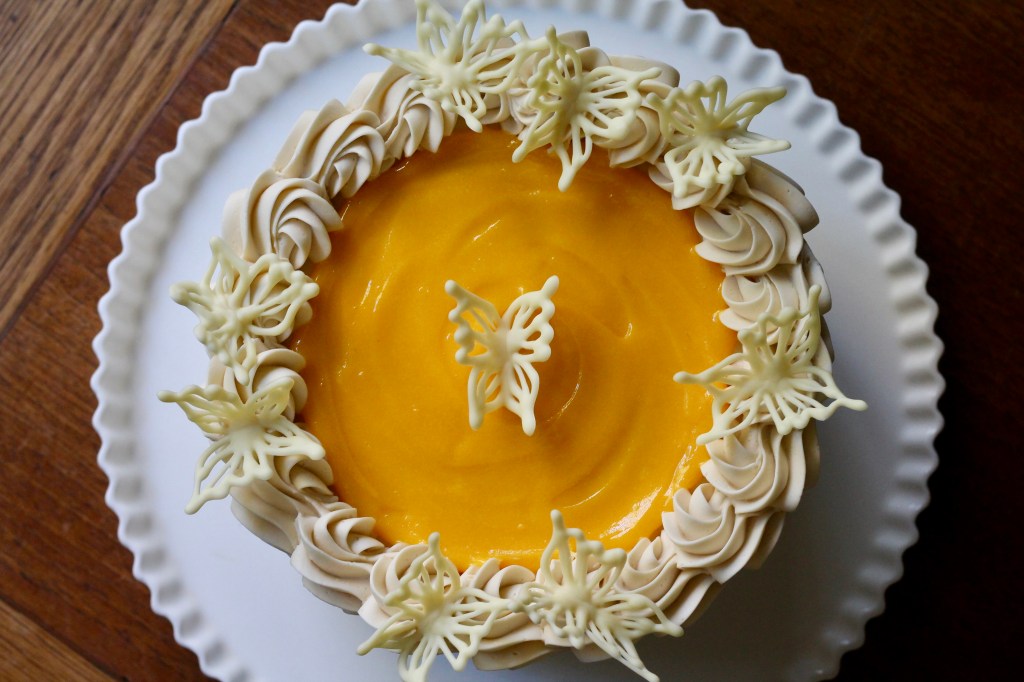 Lemon Sunshine Layer Cake with Lemon Curd and Marshmallow&nbsp;Buttercream